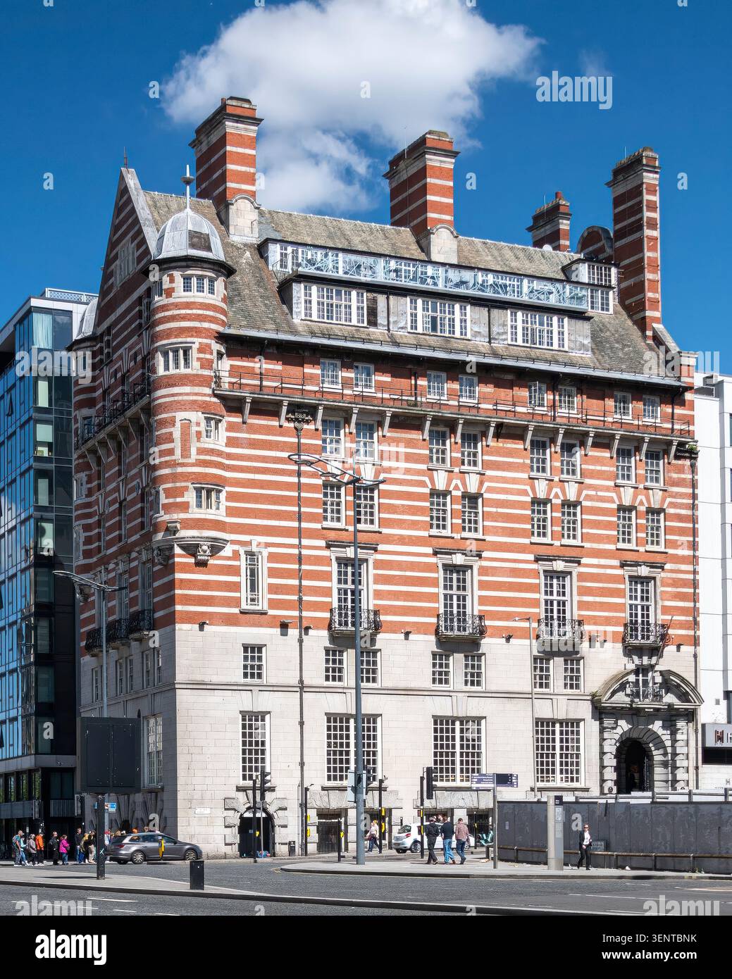 L'Albion House, all'angolo tra Strand e James Street a Liverpool, Inghilterra. Fu costruito nella sede di quello che divenne noto come Whit Foto Stock