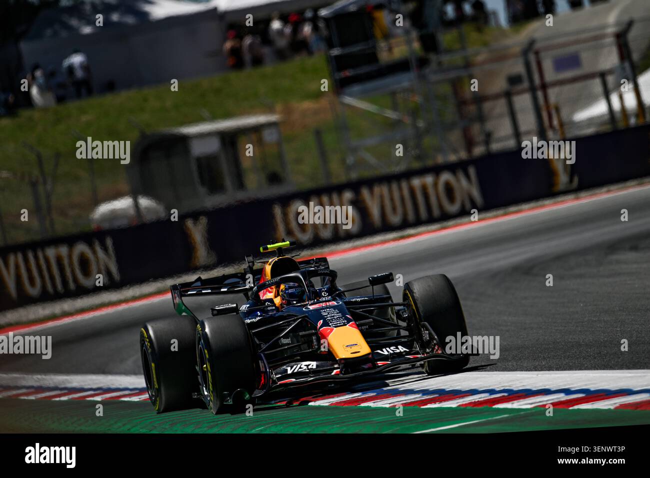 #36 Ayumu Iwasa del Team Oracle Red Bull Racing, Red Bull Ford Rb22,affrontano la sessione di prove FIA Formula One World Championship GP di F1 di Barcellona-Catalogna 2026 12 giu, Barcellona Spagna (foto di Luca Barsali/DeFodi Images) Foto Stock