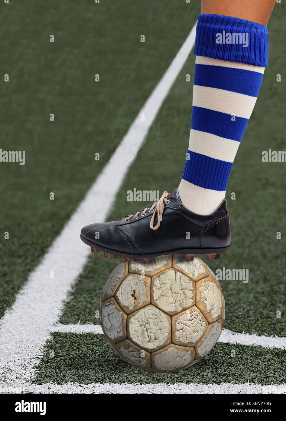 vestito da calcio anni '50, calcio d'angolo Foto Stock