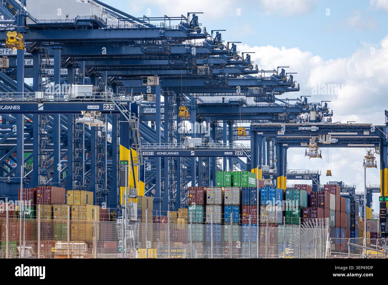 Terminale container di spedizione Foto Stock