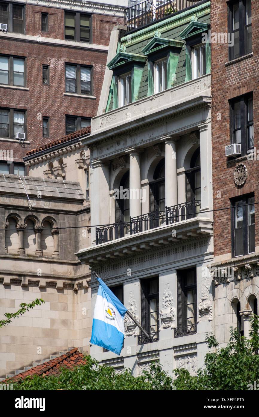 La casa di Adelaide L. Townsend Douglas è ora la missione permanente del Guatemala, 57 Park Avenue a Murray Hill, 2026, New York, USA Foto Stock