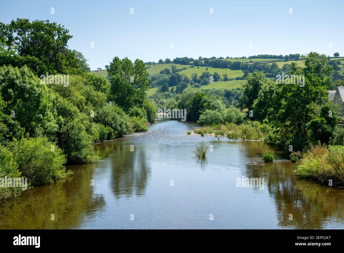 Il fiume Usk a Brecon (in gallese Aberhonddu), Powys, Galles, Regno Unito. Foto Stock