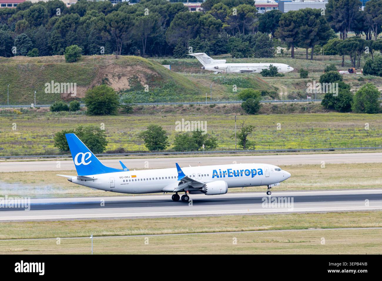 Madrid, Spagna - 15 maggio 2026: Un aereo Air Europa decolla dall'aeroporto Adolfo Suarez Madrid Barajas di Madrid, Spagna. Foto Stock