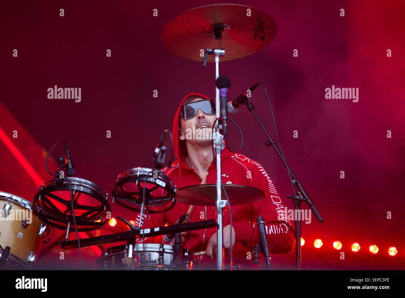 Oslo, Norvegia. 12 giugno 2026. La band norvegese di rock elettronico Datarock esegue un concerto dal vivo durante il festival musicale norvegese Piknik i Parken 2026 a Oslo. Foto Stock