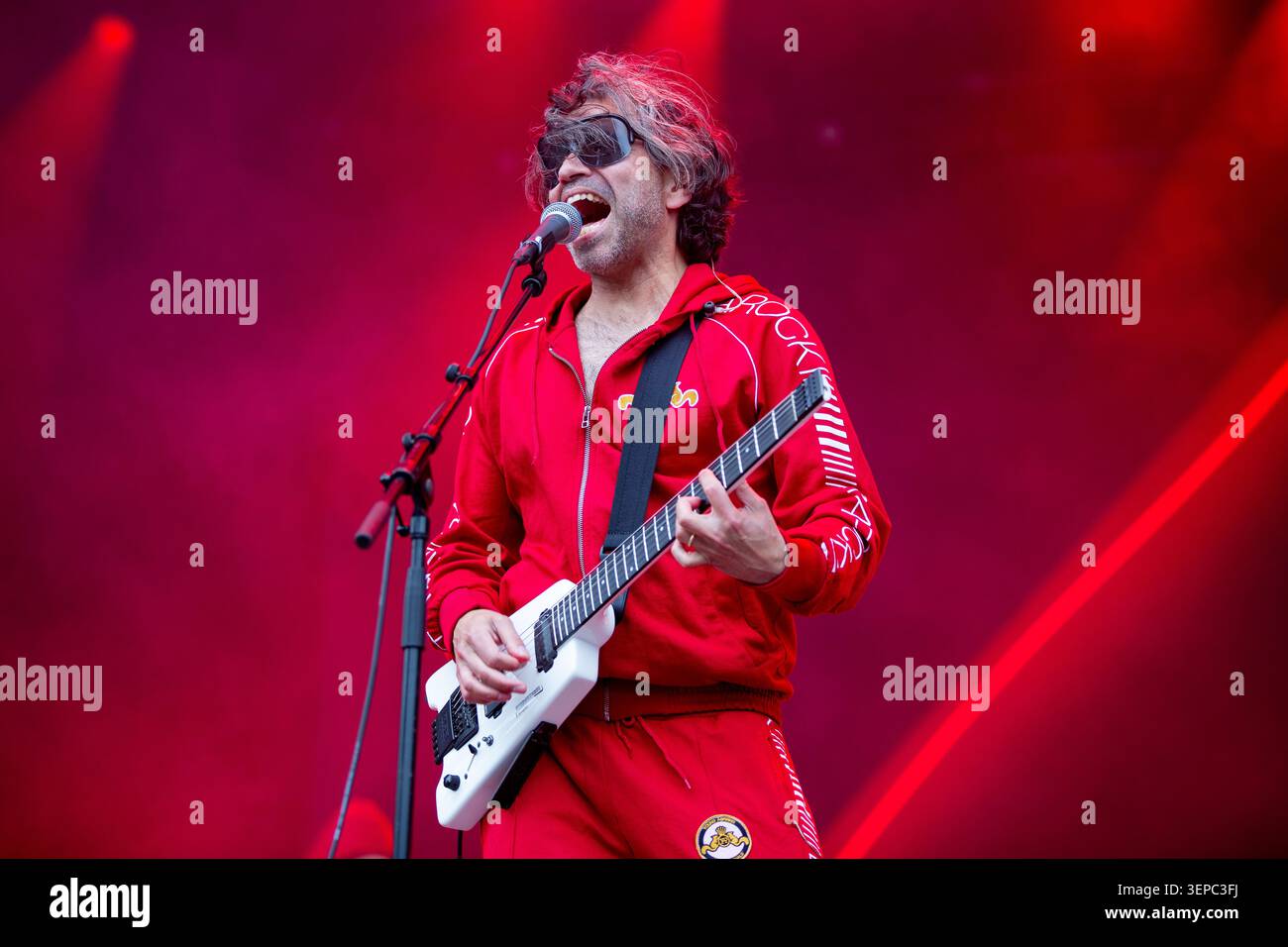 Oslo, Norvegia. 12 giugno 2026. La band norvegese di rock elettronico Datarock esegue un concerto dal vivo durante il festival musicale norvegese Piknik i Parken 2026 a Oslo. Foto Stock