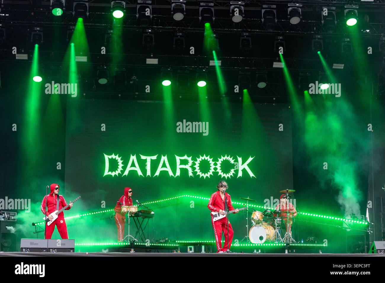 Oslo, Norvegia. 12 giugno 2026. La band norvegese di rock elettronico Datarock esegue un concerto dal vivo durante il festival musicale norvegese Piknik i Parken 2026 a Oslo. Foto Stock