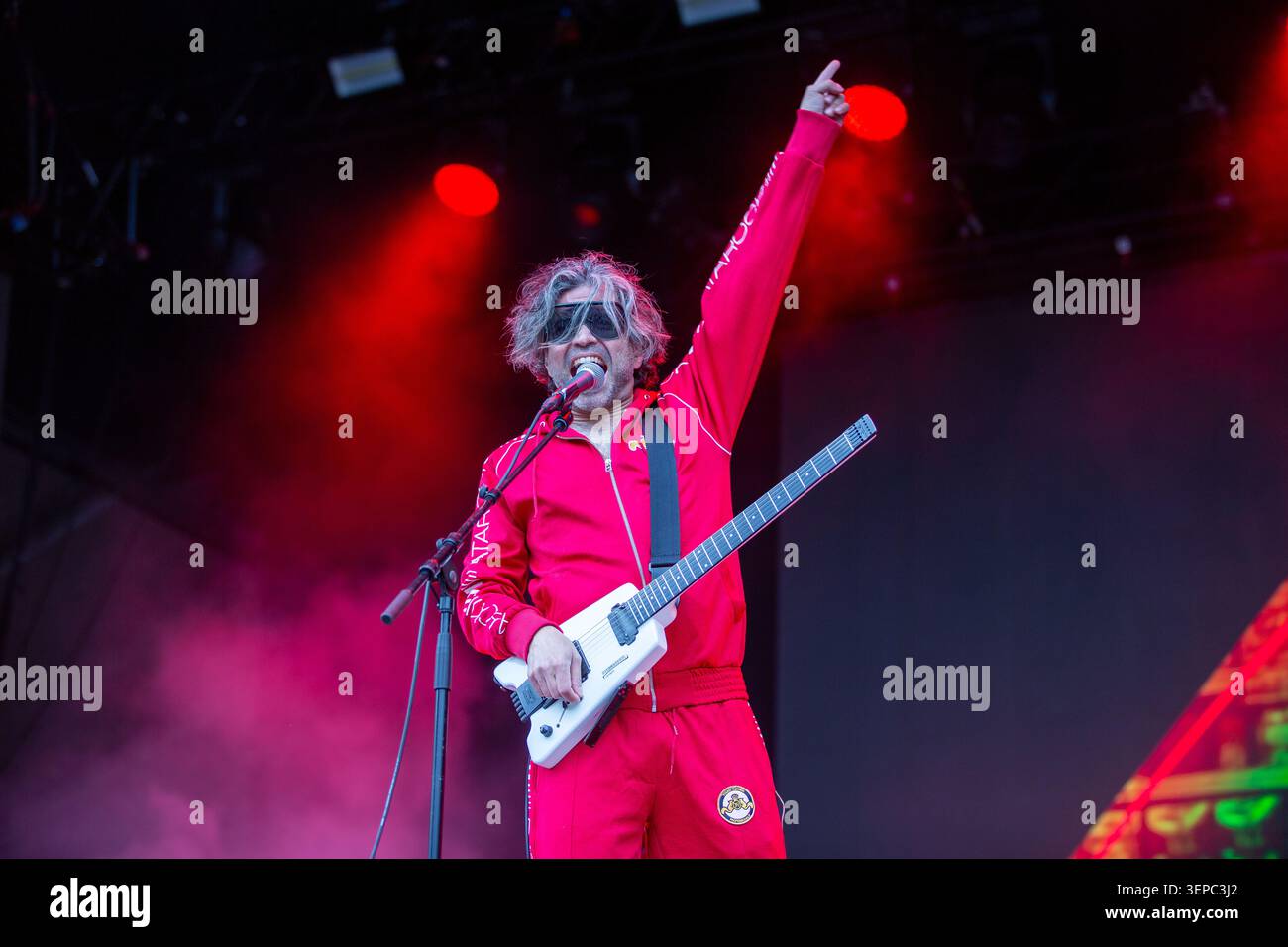 Oslo, Norvegia. 12 giugno 2026. La band norvegese di rock elettronico Datarock esegue un concerto dal vivo durante il festival musicale norvegese Piknik i Parken 2026 a Oslo. Foto Stock