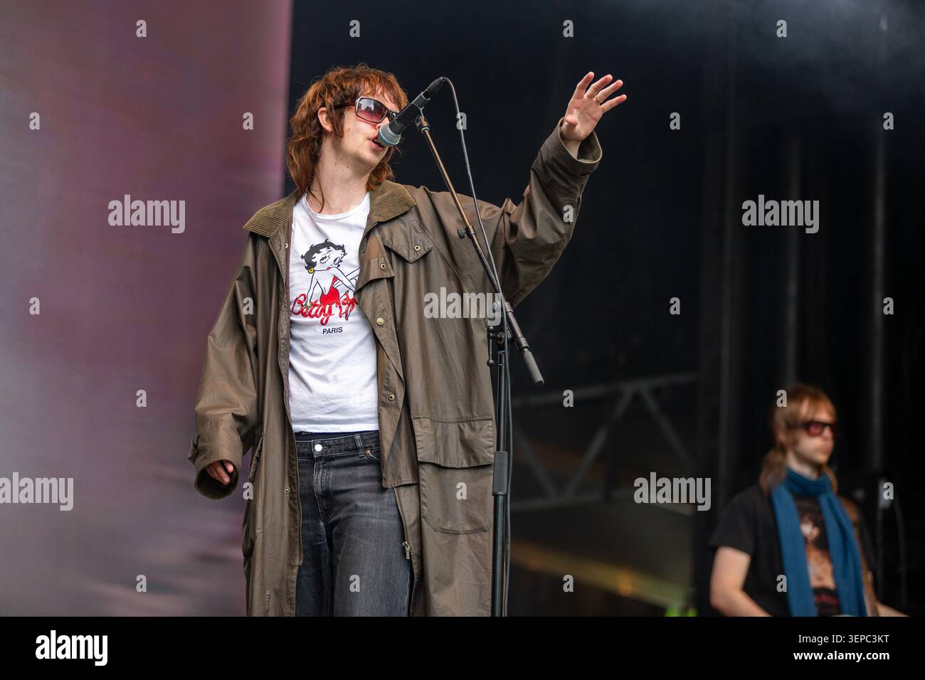 Oslo, Norvegia. 12 giugno 2026. Il cantante svedese Fred Soila esegue un concerto dal vivo durante il festival musicale norvegese Piknik i Parken 2026 a Oslo. Foto Stock