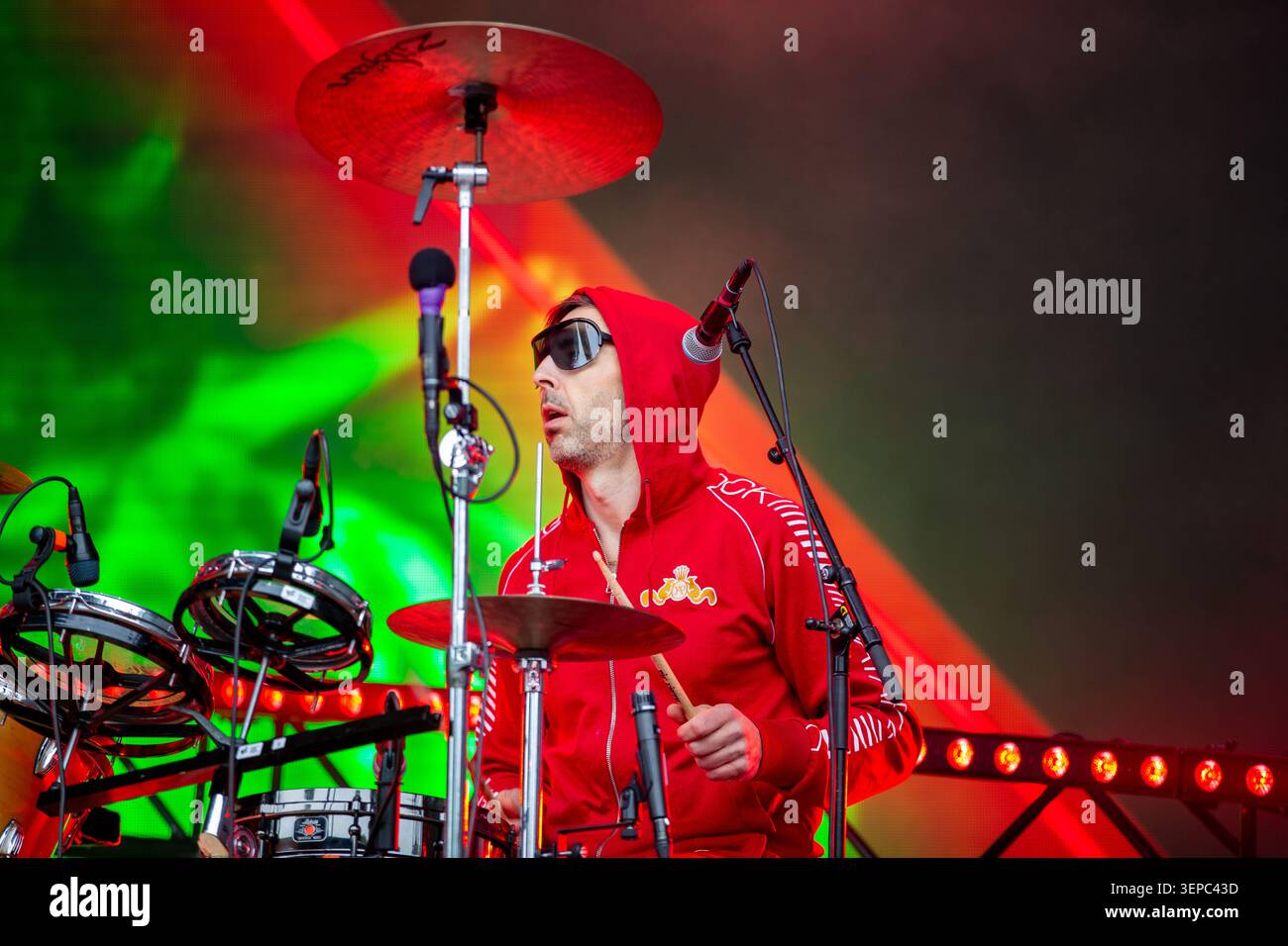 Oslo, Norvegia. 12 giugno 2026. La band norvegese di rock elettronico Datarock esegue un concerto dal vivo durante il festival musicale norvegese Piknik i Parken 2026 a Oslo. Foto Stock