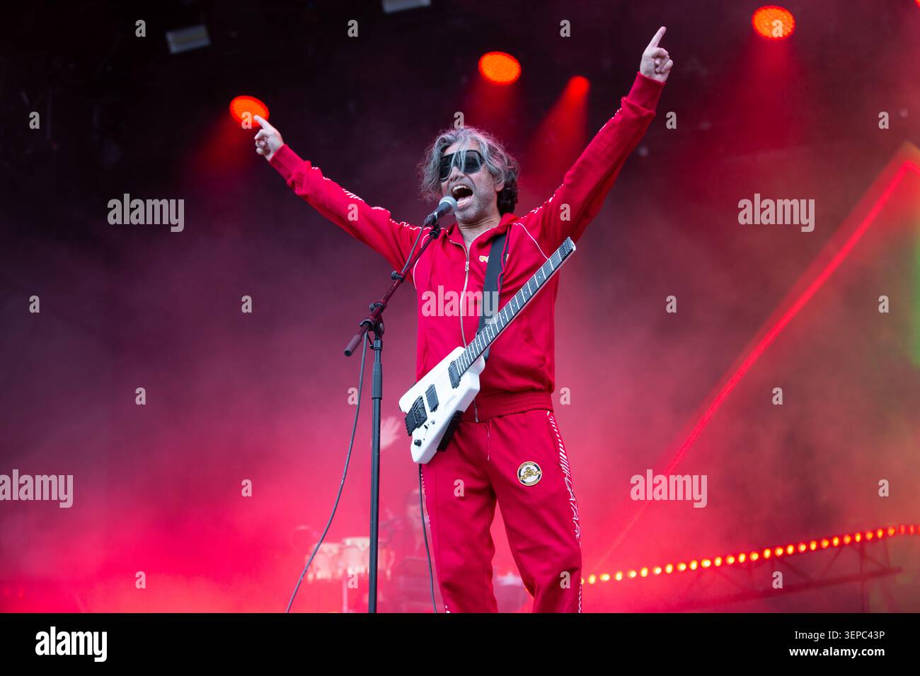 Oslo, Norvegia. 12 giugno 2026. La band norvegese di rock elettronico Datarock esegue un concerto dal vivo durante il festival musicale norvegese Piknik i Parken 2026 a Oslo. Foto Stock