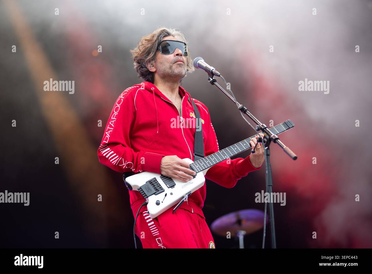 Oslo, Norvegia. 12 giugno 2026. La band norvegese di rock elettronico Datarock esegue un concerto dal vivo durante il festival musicale norvegese Piknik i Parken 2026 a Oslo. Foto Stock
