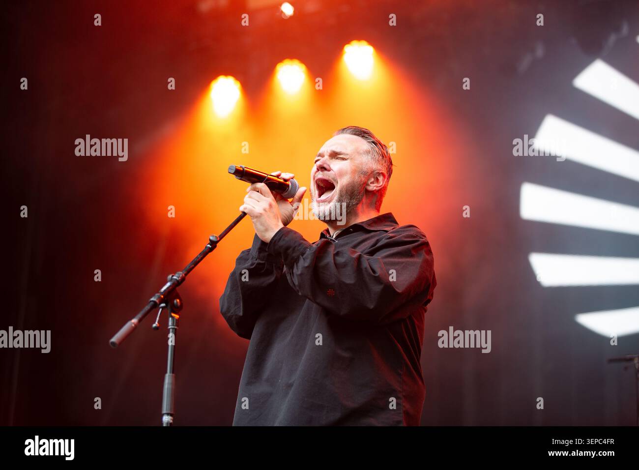 Oslo, Norvegia. 12 giugno 2026. Il cantante e cantautore norvegese Truls esegue un concerto dal vivo durante il festival musicale norvegese Piknik i Parken 2026 a Oslo. Foto Stock