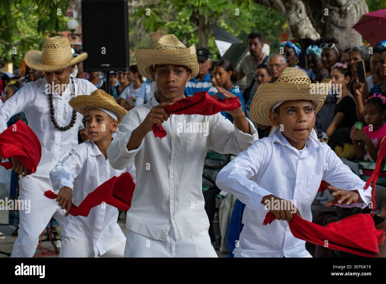 Spettacolo di danza tradizionale cubana al Danzar en Casa Festival di Ciego de Ávila Foto Stock
