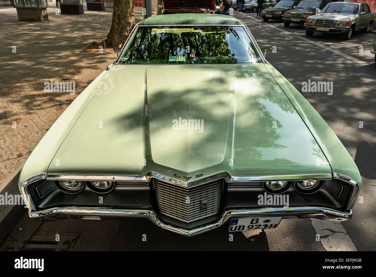 BERLINO - 10 MAGGIO 2026: Auto di lusso personale Ford Ltd, 1972. Classic Days Berlin. Foto Stock