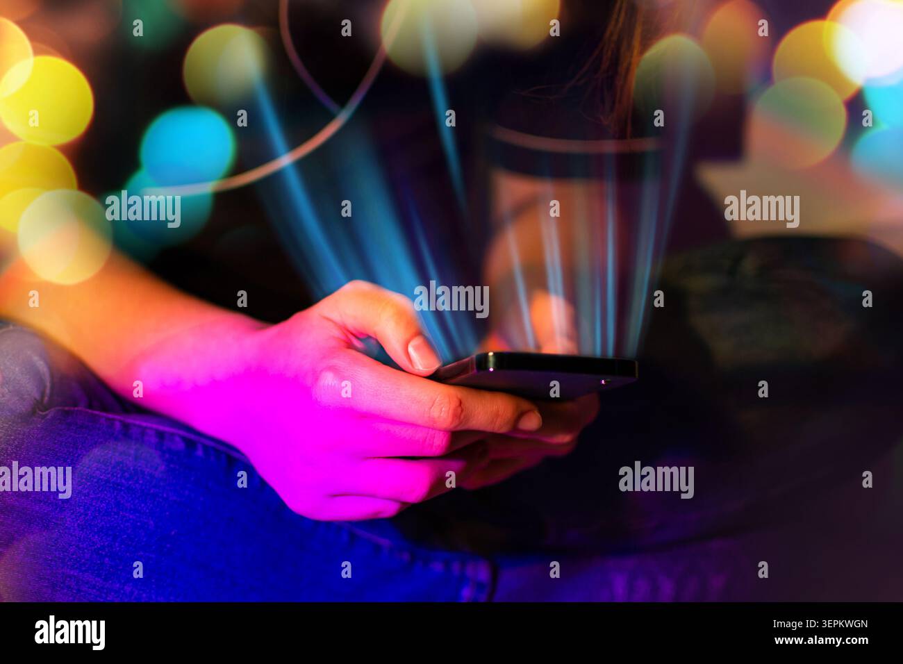 Consente di inviare un video con il telefono o di ricevere un video sul telefono. Foto Stock