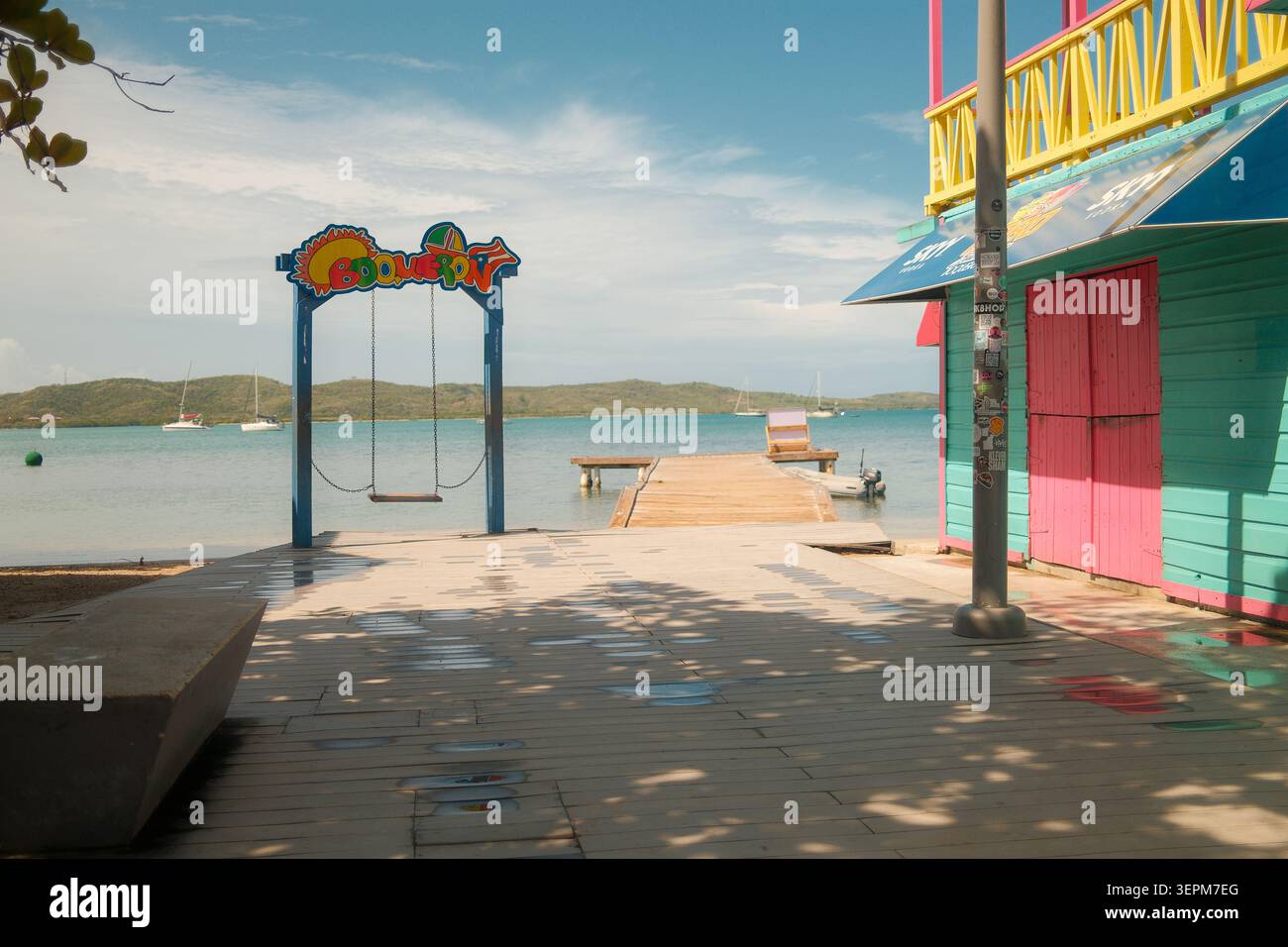 La famosa costa e le tranquille acque turchesi dell'iconica spiaggia di Boquerón a Cabo Rojo, Porto Rico. Foto Stock