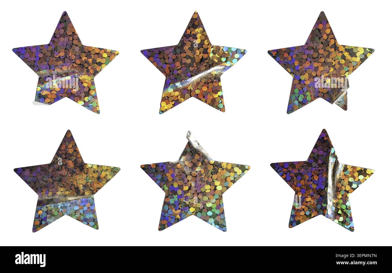 Collezione di sei scintillanti adesivi olografici a forma di stella con pieghe realistiche della lamina ed effetti luminosi iridescenti isolati su sfondo bianco. Foto Stock