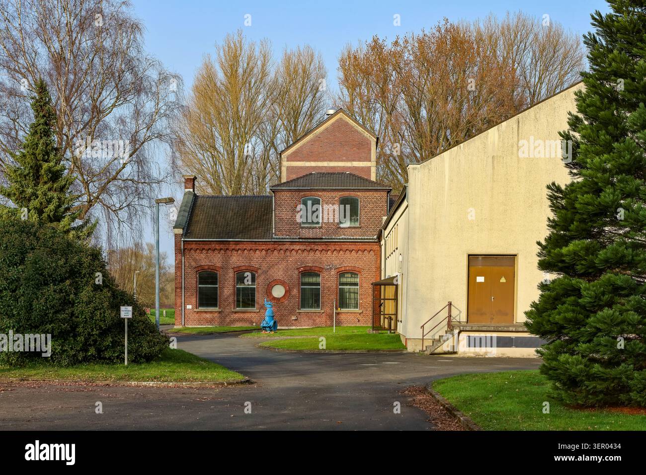 09.03.2026, Germania, Renania settentrionale-Vestfalia, Wetter an der Ruhr - Volmarstein Community Waterworks, l'impianto di trattamento delle acque costruito nel 1883, situato d Foto Stock