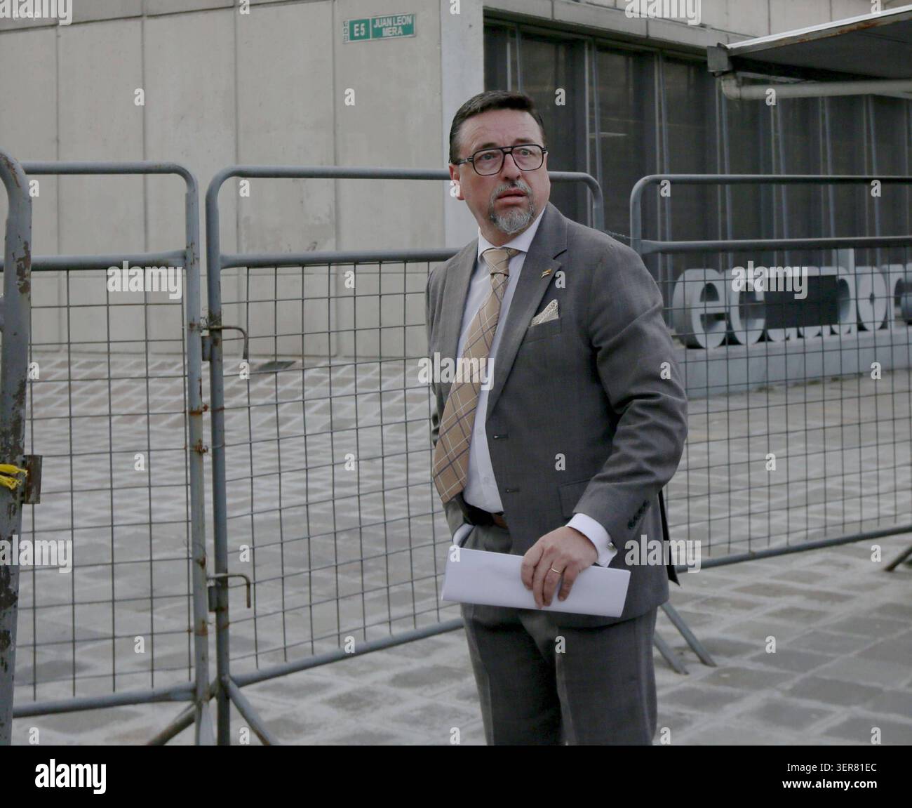 XAVIER ORDONEZ PROCURATORE UFFICIO TROLEBUS CASO Quito, mercoledì 17 giugno 2026 l'assemblea Xavier Ordonez si è recata all'Ufficio del Procuratore generale di Stato per presentare una denuncia urgente riguardante la possibile appropriazione indebita di fondi pubblici e il sovrapprezzo nel caso capitals trolleybus. Copyright foto: XAPIx Foto Stock