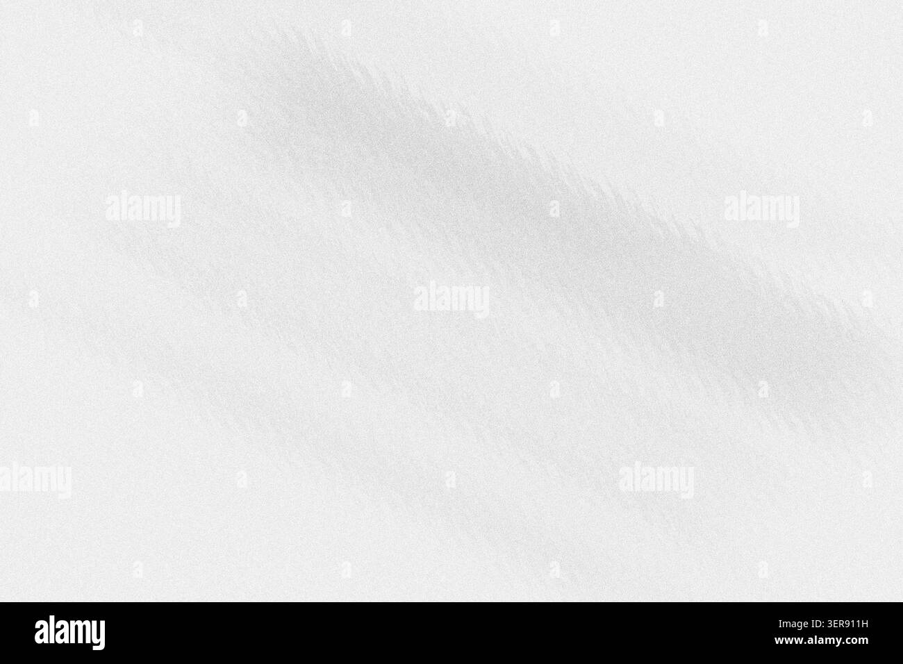 Uno sfondo astratto monocromatico con effetto di sfocatura diagonale, caratterizzato da una trama granulosa fine e un look pulito e minimalista sul bianco. Foto Stock