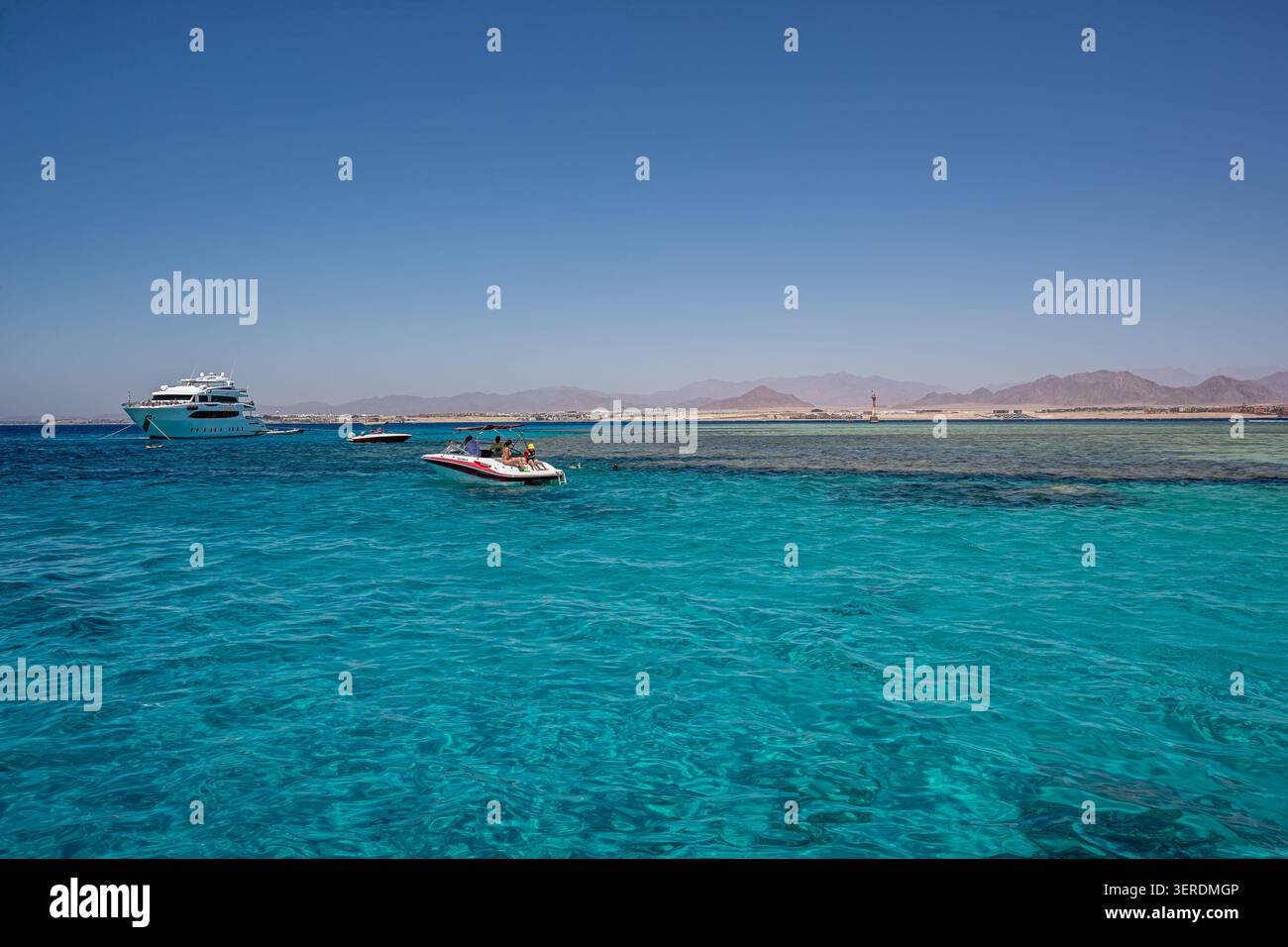 Egitto, Sharm El Sheikh, stretto di Tiran mare e costa Foto Stock