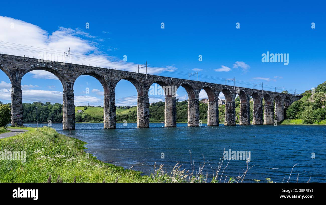 Berwick on Tweed Railway Viaduct che trasporta la East Coast Main Line dalla Scozia all'Inghilterra Foto Stock