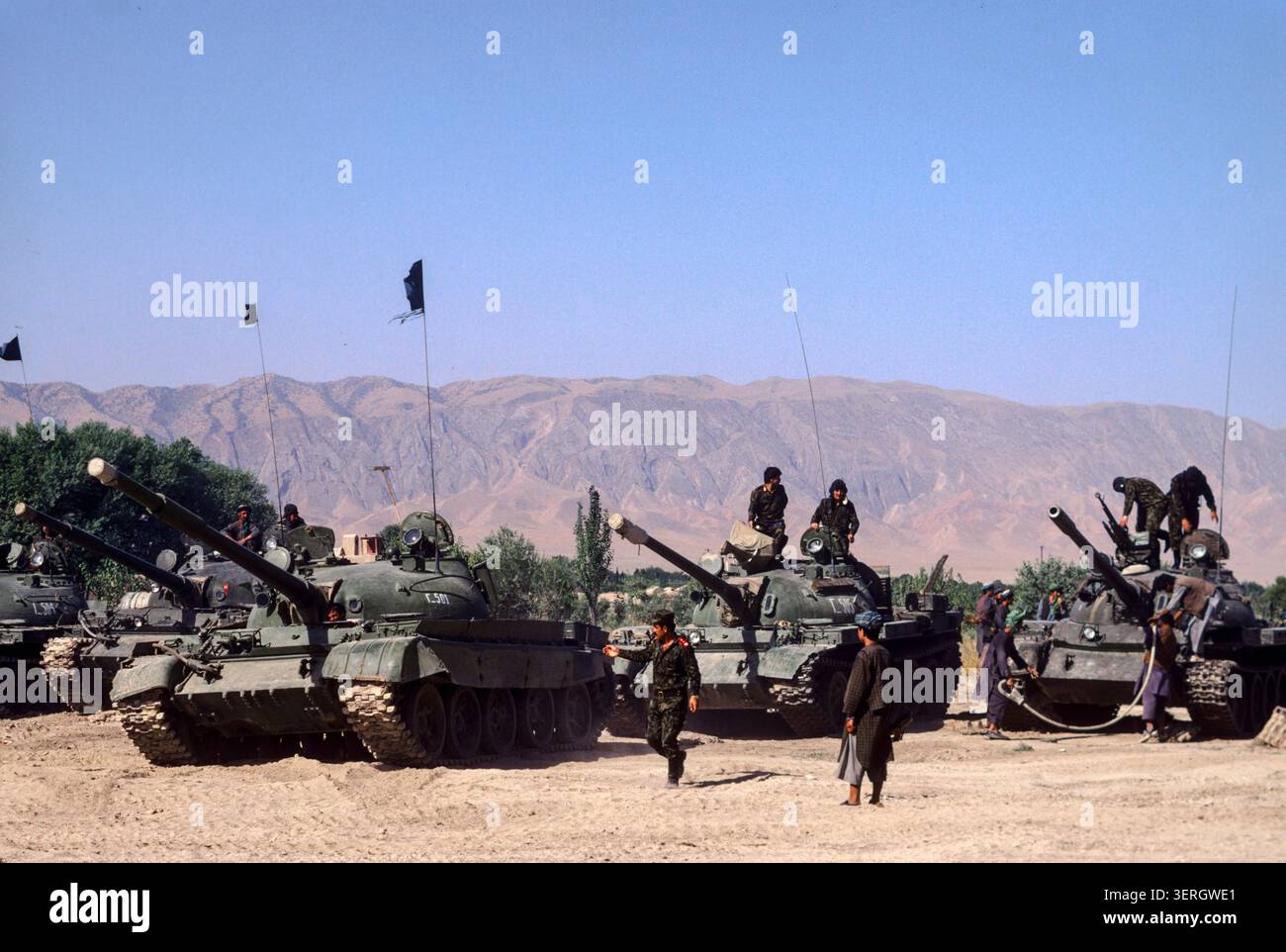 Mazar-iSharif, Afghanistan, agosto 1992; corpo corazzato uzbeko del generale Rashid Dostum. Le sue forze unite a Massoud permisero ai Mujahideen di rovesciare il regime di Najibullah. Foto Stock