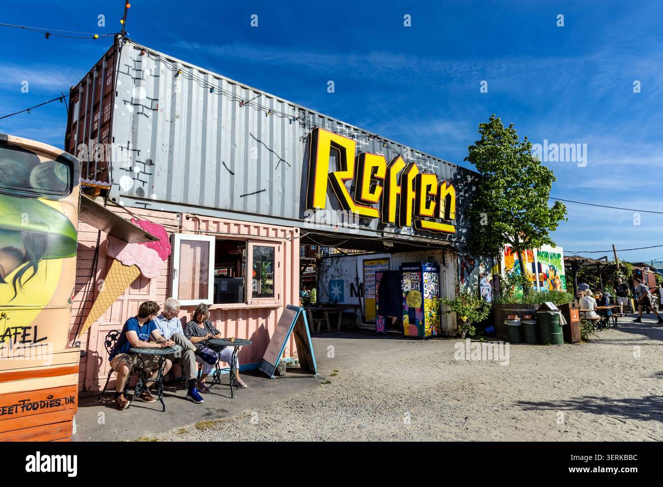 Reffen Street Food Market, Refshaleøen Harbour, Copenhagen, Danimarca Foto Stock