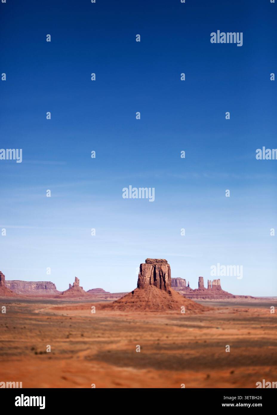 Le iconiche colline della Monument Valley nel deserto Foto Stock