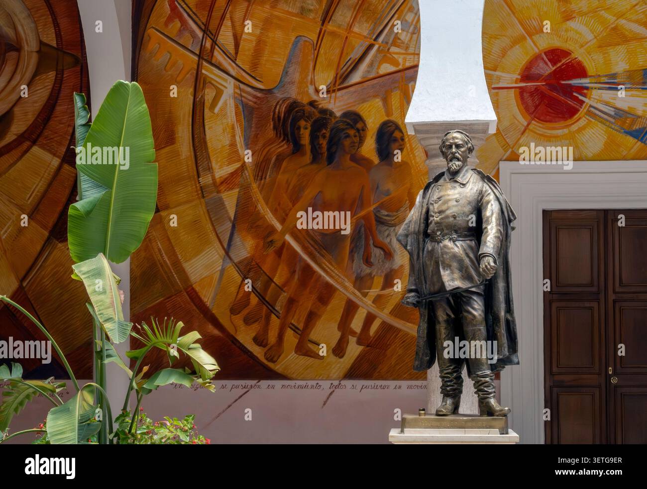Statua in bronzo del generale Ignacio Pesqueira García all'interno del Palacio de Gobierno, Hermosillo, Sonora, Messico Foto Stock