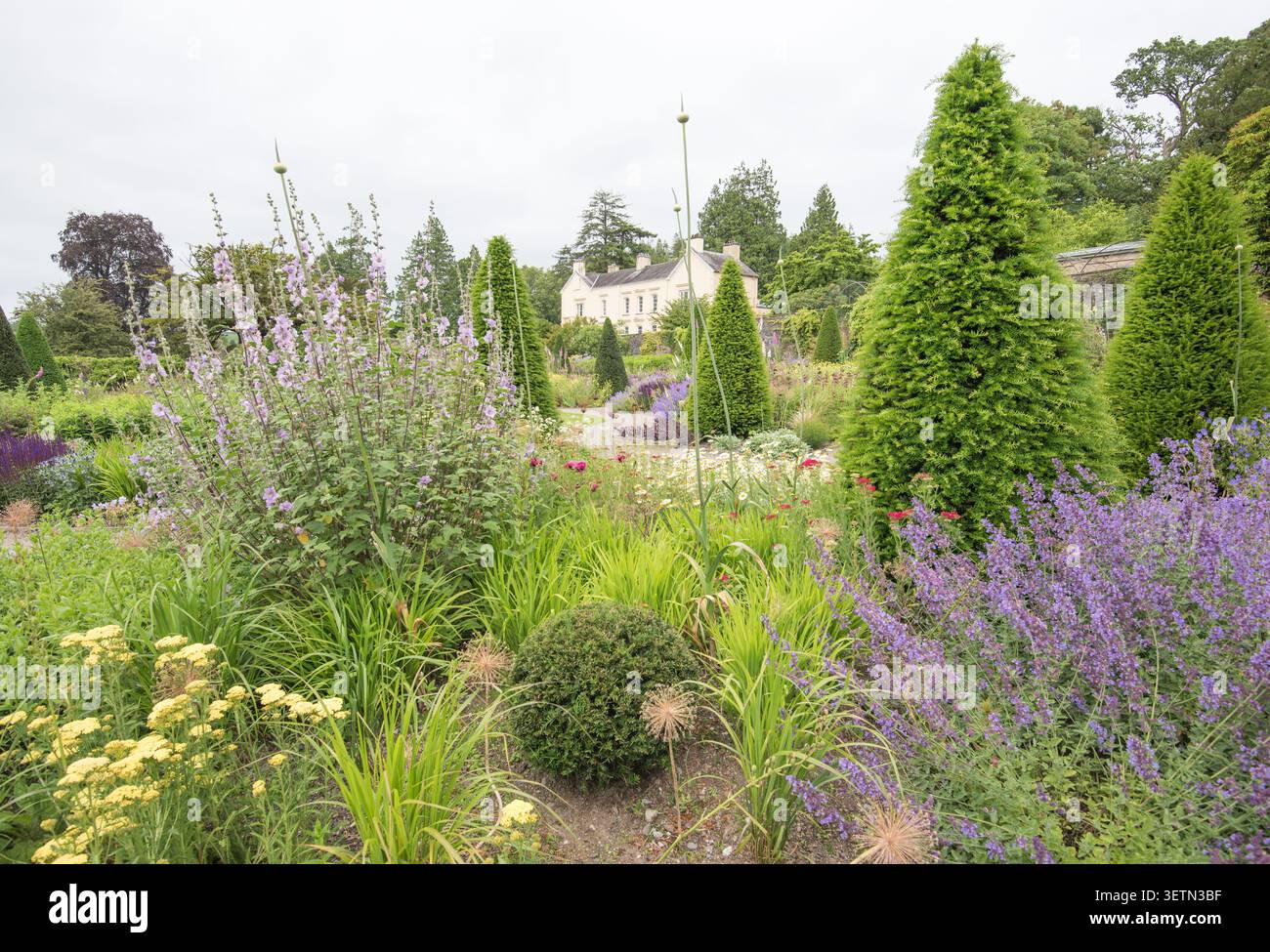 Aberglasney House and Gardens, Carmarthenshire, Galles (Upper Walled Garden). Foto Stock