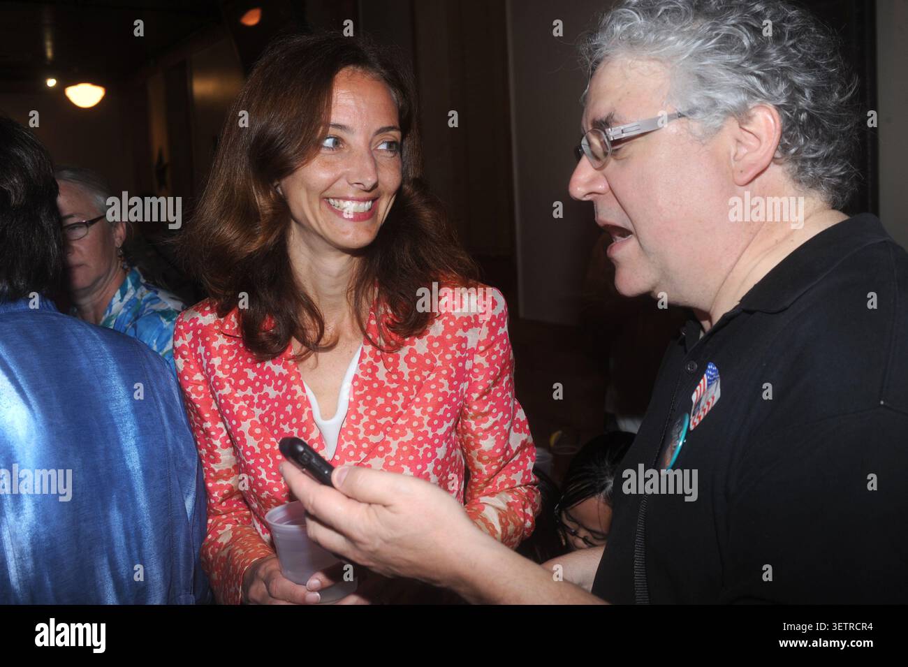 Kathie Tovo candidata al Consiglio comunale di Austin durante un partito elettorale serale, Austin, Texas, 18 giugno 2011. (Foto di John Anderson/The Austin Chronicle) Foto Stock