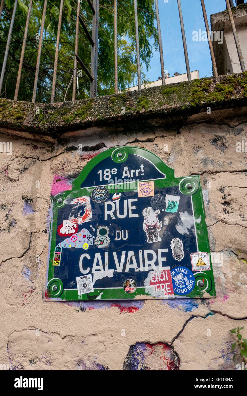 Segnale stradale Rue du Calvaire a Montmartre Parigi Francia Foto Stock