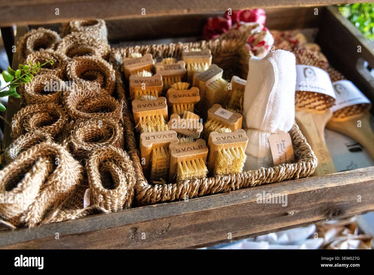 Prodotti per la cura del corpo in bambù eco al caffè e negozio Fruene, Longyearbyen, Svalbard Foto Stock