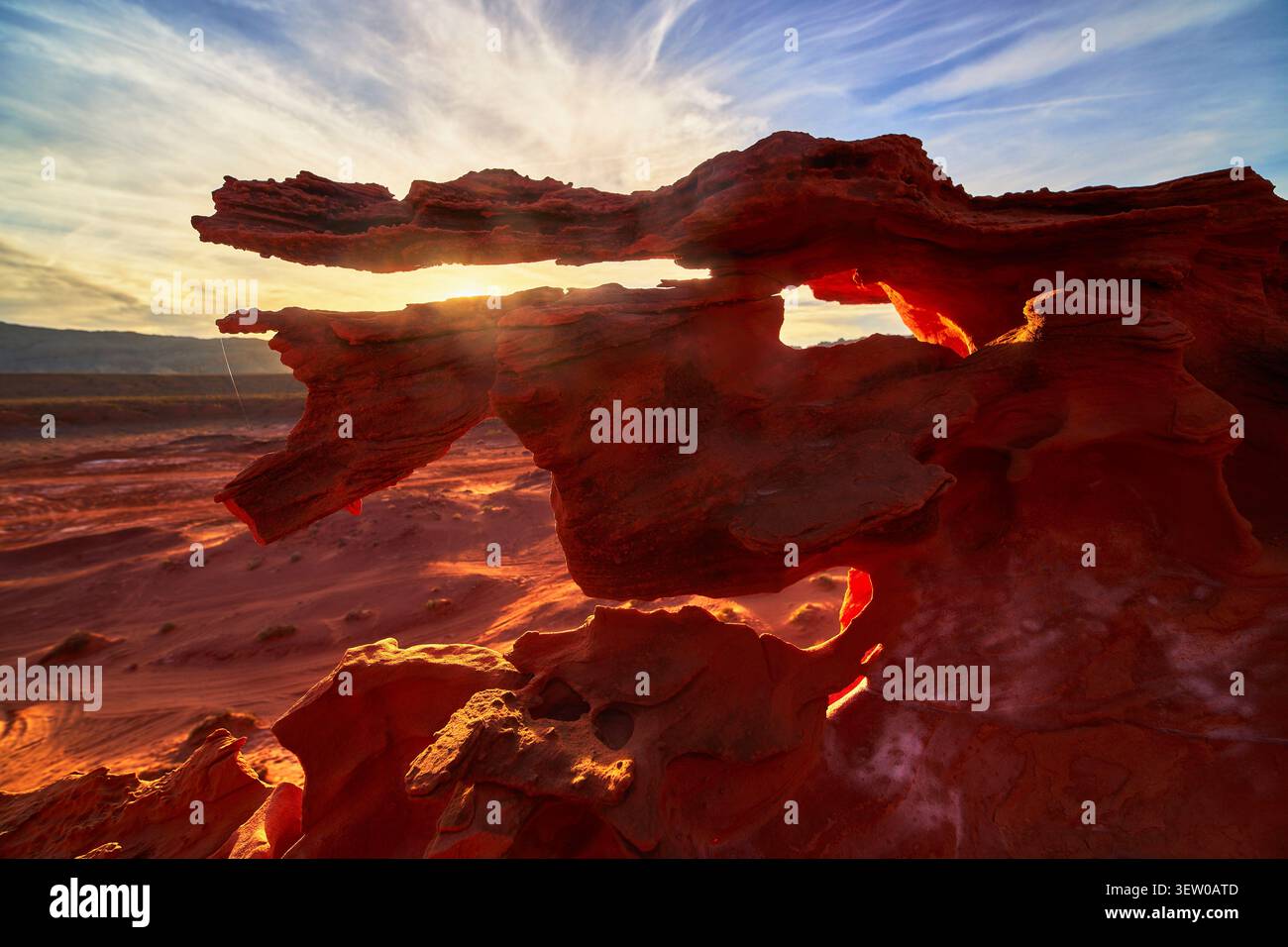 Formazioni di arenaria che brillano al tramonto nel paesaggio del deserto del Nevada di Little Finland Foto Stock