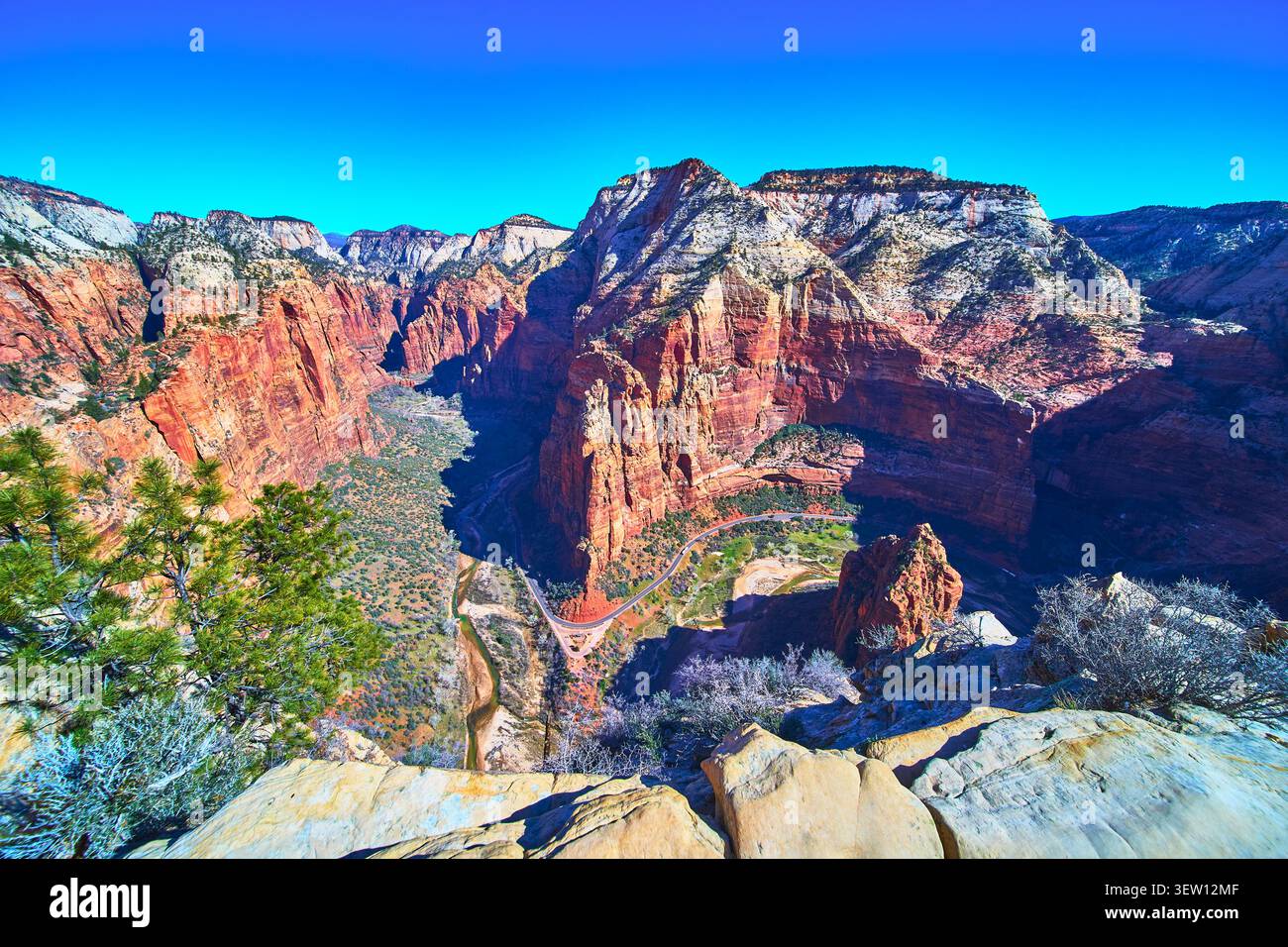 Angels Landing Cliffs e Canyon View nel Zion National Park Utah da High Vantage Foto Stock