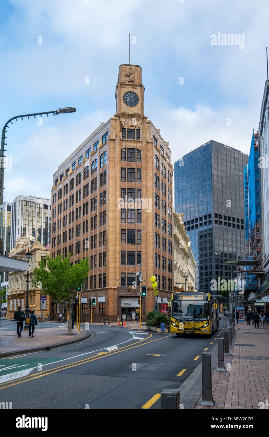 Lo storico edificio Art Deco ex MLC su Lambton Quay a Wellington, che serve come punto di riferimento dell'architettura commerciale urbana degli anni '1940. Foto Stock