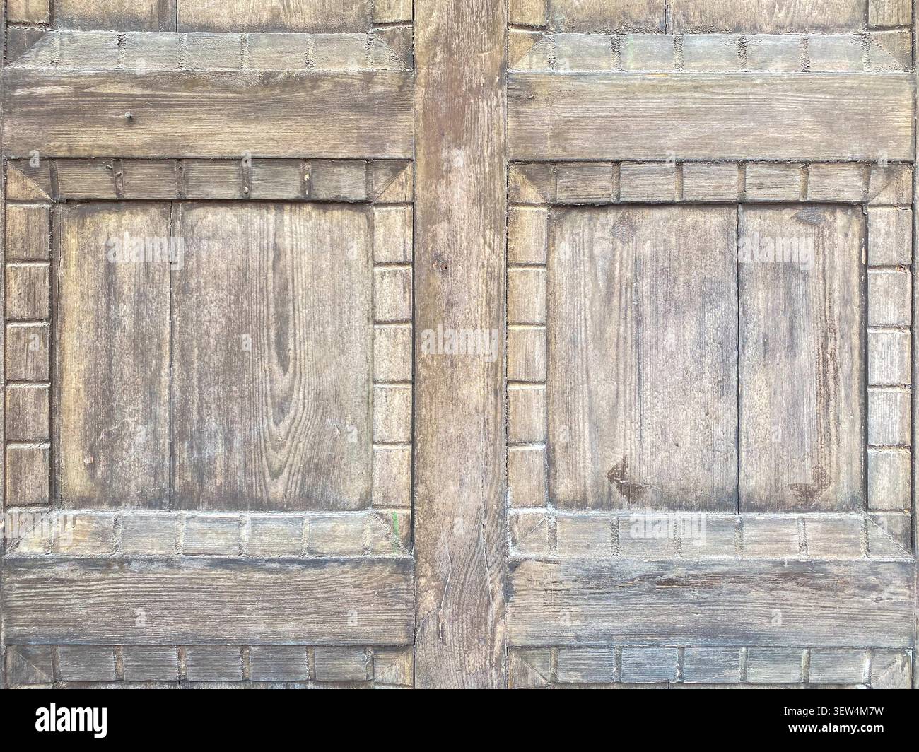 Superficie in legno rustico per lo sfondo delle porte in legno con agenti atmosferici Foto Stock