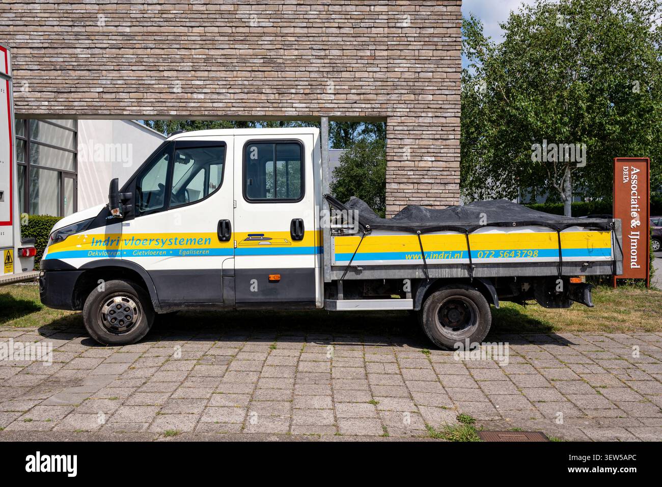 Indri Vloersystemen Iveco Daily Crew Cab, autocarro a pianale Foto Stock