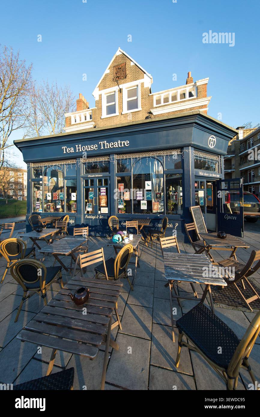 L'iconico Tea House Theatre di Vauxhall, Londra, è un centro locale che serve tè, cibo e spettacoli dal vivo alla comunità. Foto Stock