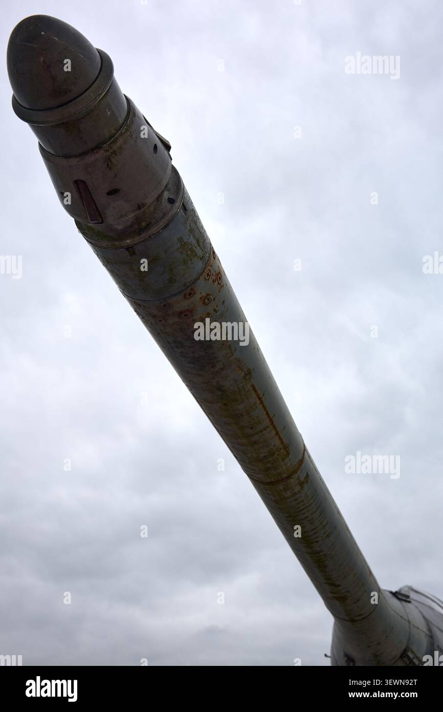 Sonda per il rifornimento d'aria degli aeromobili contro Cloudy Sky Closeup Foto Stock
