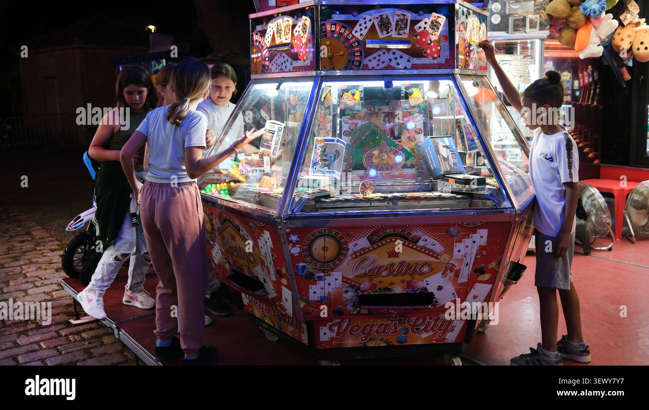 Giochi di divertimento in fiera al festival in Francia 2026 Foto Stock