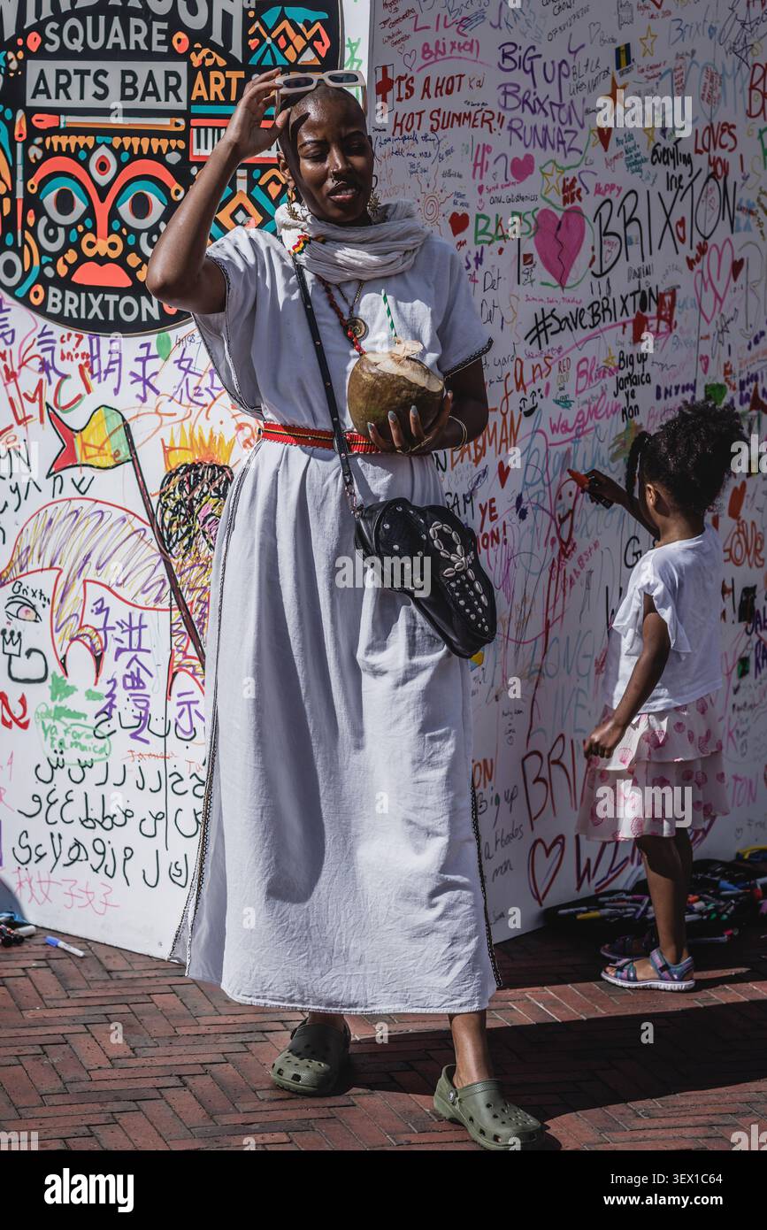 Artista musicale Teshay Makeda al Windrush Big Caribbean Lunch 2026 a Brixton, Londra. Foto Stock