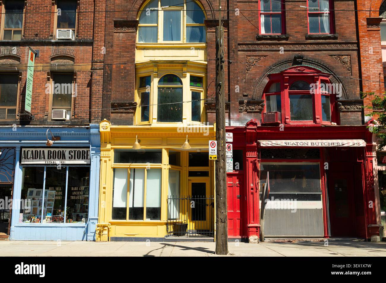 Negozi al dettaglio su Queen Street Toronto Ontario Canada Foto Stock