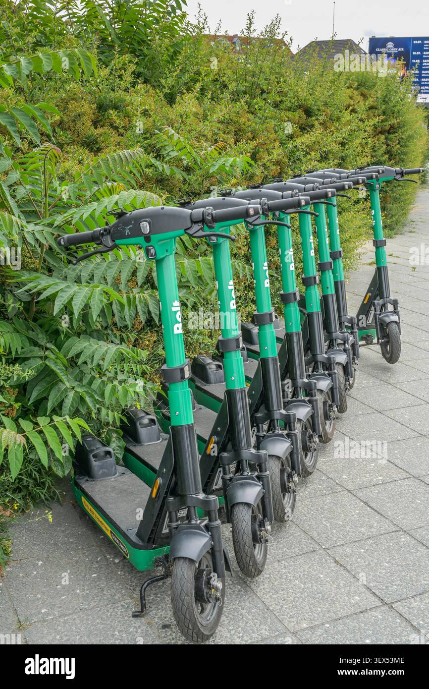 Bolt-Roller auf Gehweg, Berlino, Germania Foto Stock