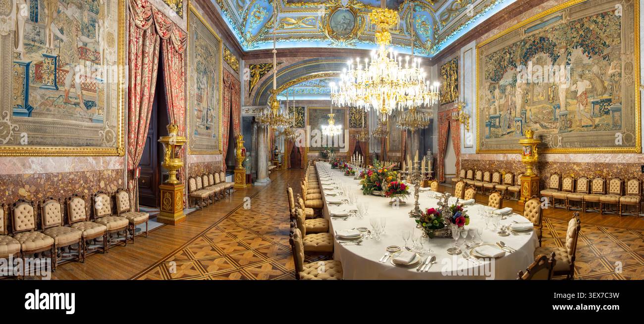 Spagna, Madrid, Palazzo reale (Palacio Real), sala da pranzo di gala Foto Stock