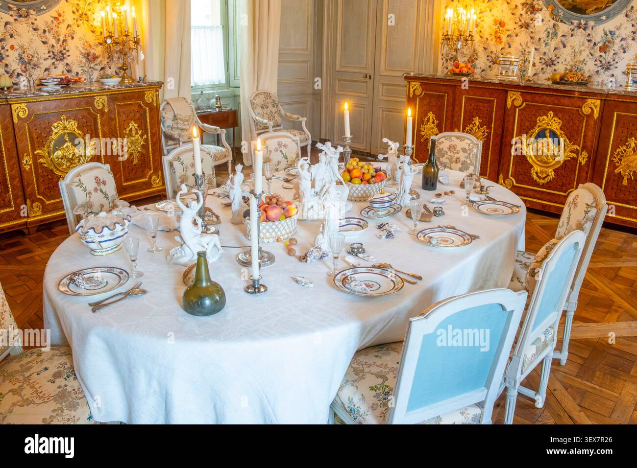 Francia, Parigi, l'Hotel de la Marine, creato nel XVIII secolo da Ange-Jacques Gabriel, ex Repository del mobilio del Re fino al 1798, poi sede del Ministero della Marina, sala 7, sala da pranzo Foto Stock