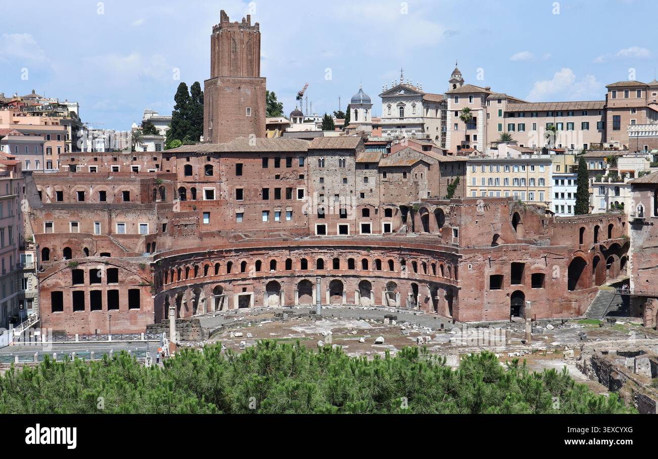 Roma - mercati di Traiano da Terrazza Italia del Vittoriano Foto Stock