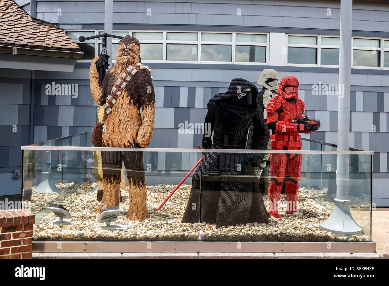 lego Star Wars a grandezza naturale si trova nel complesso ricreativo di Disney Springs, Florida, Stati Uniti, il 19 giugno 2026 Foto Stock