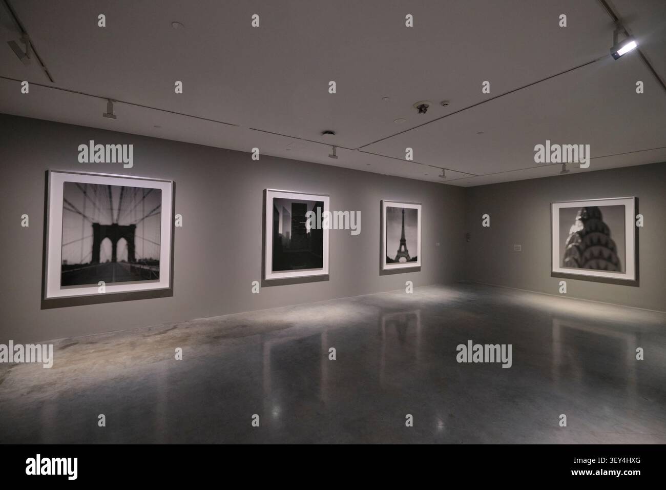 Dettaglio, fuori fuoco sfocato, architettura iconica. Una mostra fotografica di Hiroshi Sugimoto al Museum of Contemporary Art, Sydney, NSW, Australia. Foto Stock
